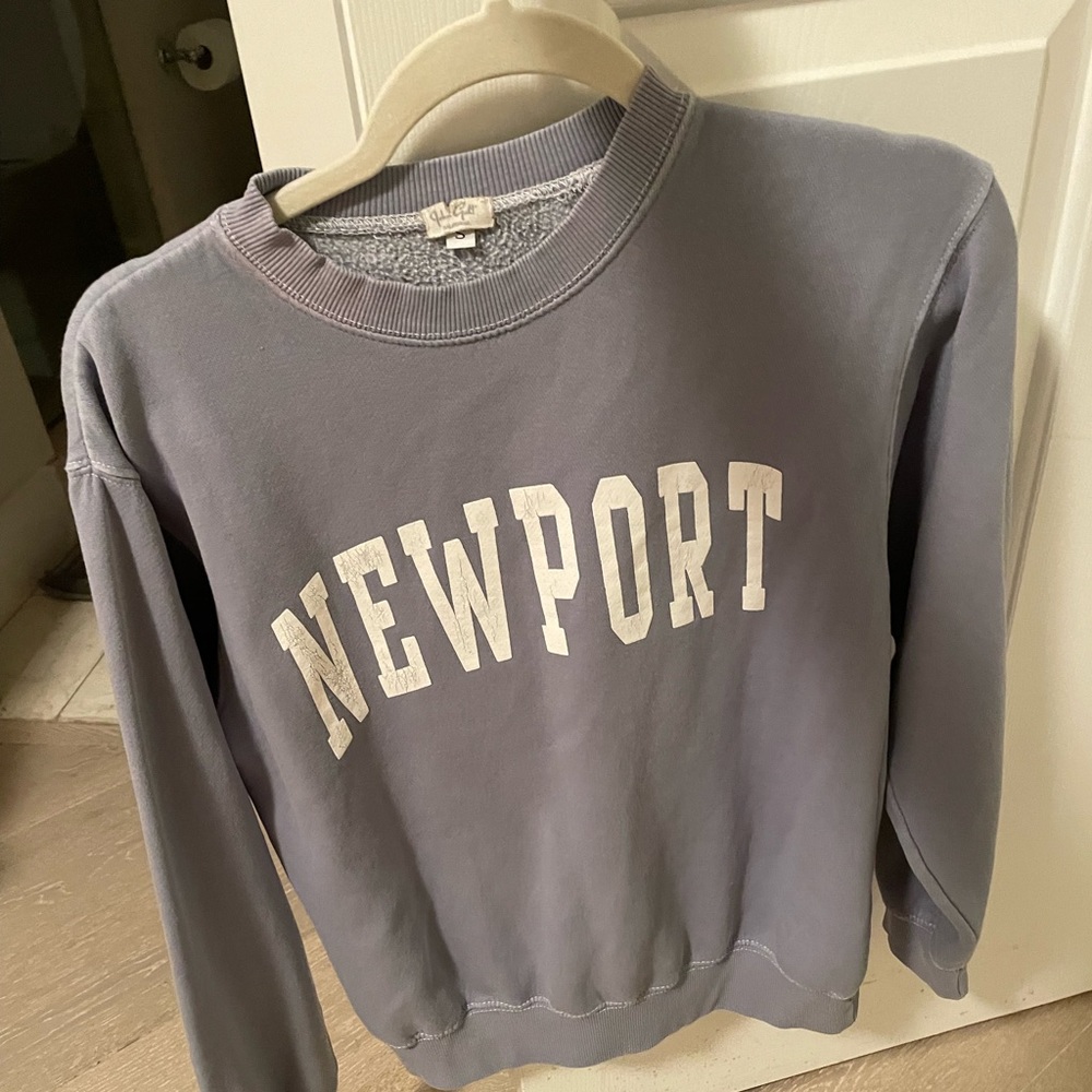 Brandy Melville Newport Crewneck sweatshirt